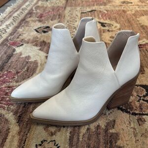 Vince Camuto white heeled boots, size 7